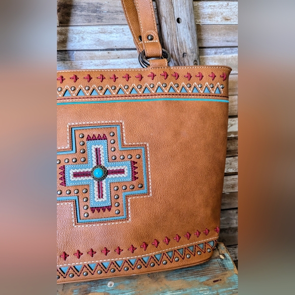 Montana West Embroidered Cross Concho Conceal & Carry Handbag W Studs - Picture 4 of 15